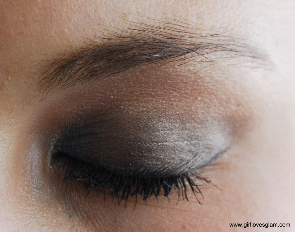 Neutral Eye Pop of Color Corners: A Month of Makeup