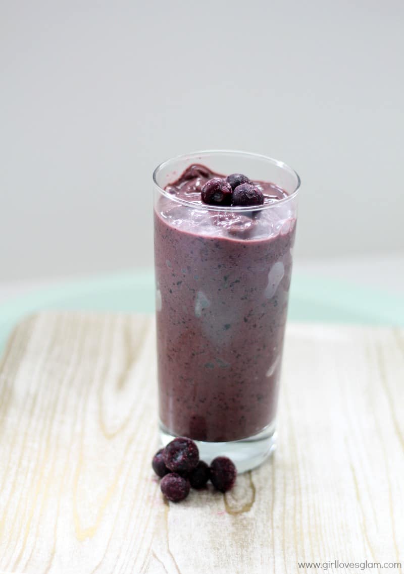 Blueberry Chocolate Protein Shake on www.girllovesglam.com #ad