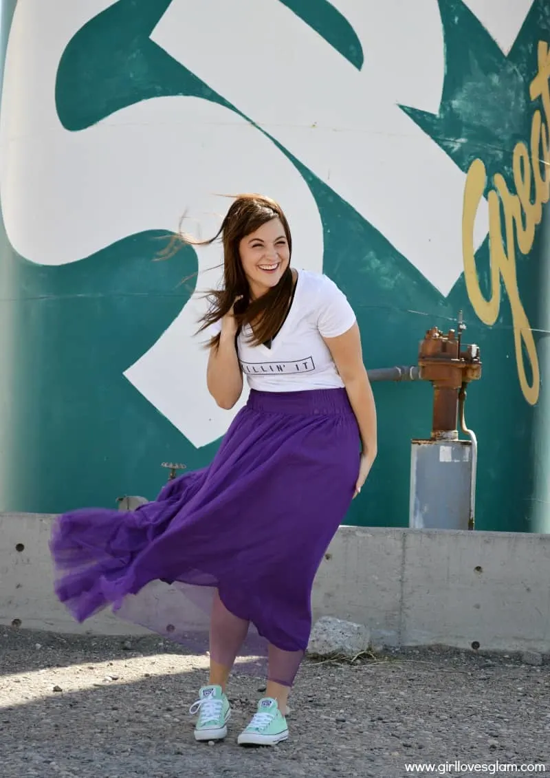 Purple net skirt and t-shirt on www.girllovesglam