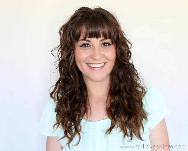 Easy 5 minute hair style on www.girllovesglam.com