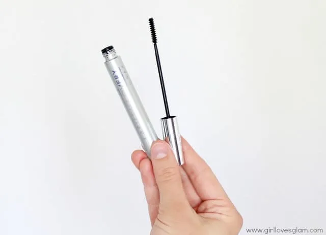 Mascara Application Tips on www.girllovesglam.com