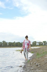 Casual outfit with kimono on www.girllovesglam.com