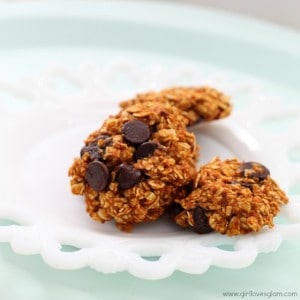 Healthy Pumpkin Chocolate Chip Cookies on www.girllovesglam.com