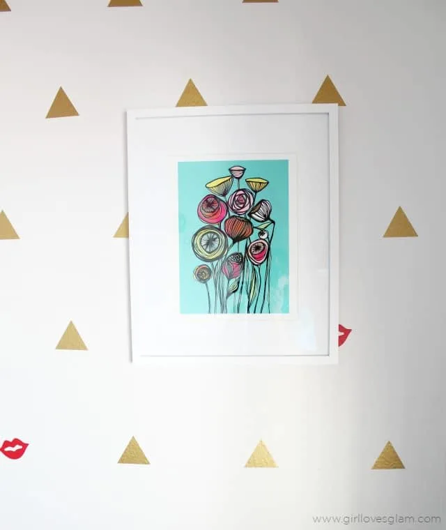 Modern Flower Artwork on www.girllovesglam.com