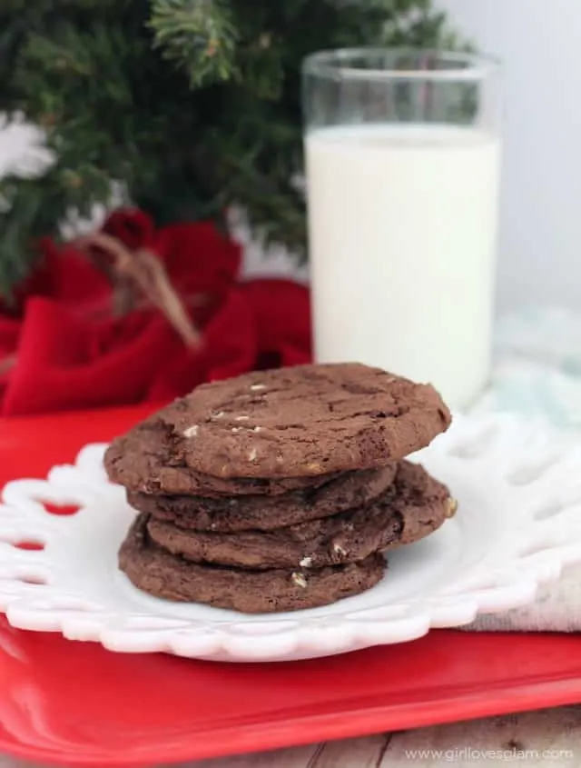 Chewy Thin Mint Chocolate Cookies Recipe on www.girllovesglam.com