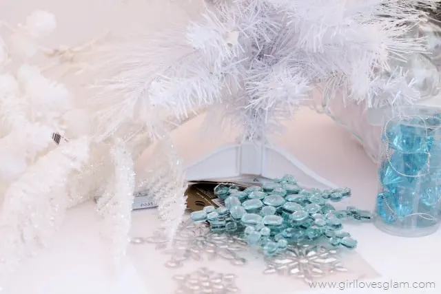 Elsa Tree Supplies on www.girllovesglam.com