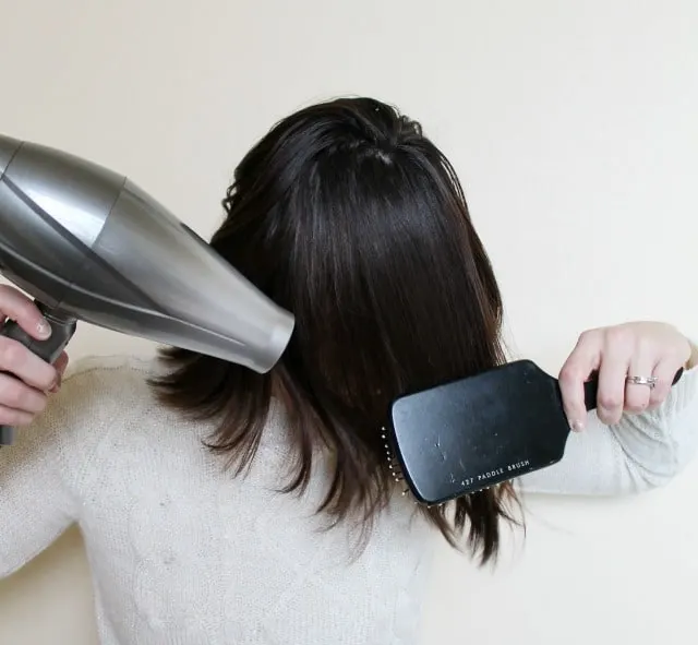 How to blow dry correctly on www.girllovesglam.com