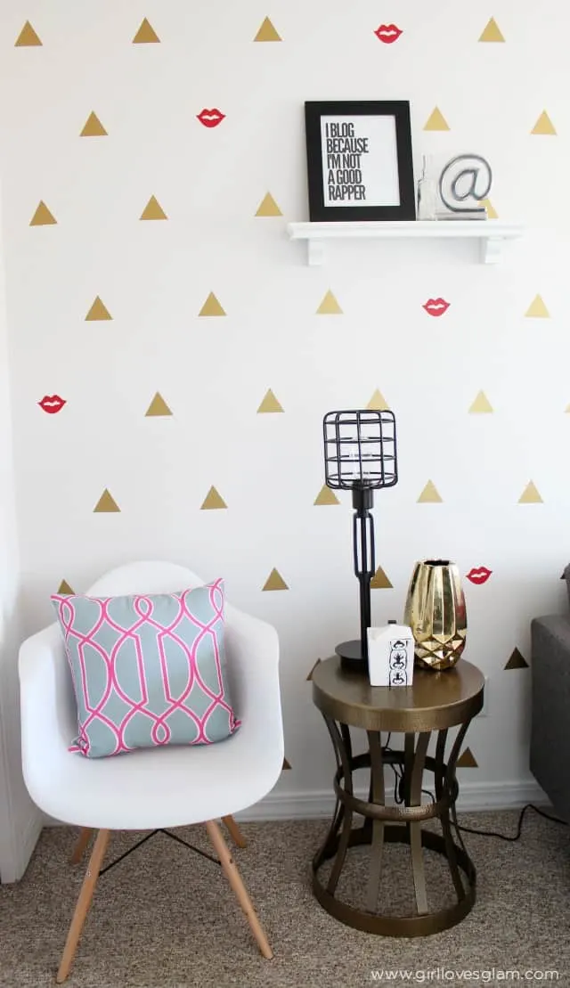 Modern Office Geometric Wall Design on www.girllovesglam.com