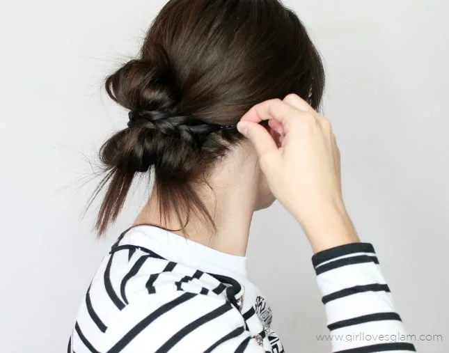 Fast and easy hairstyle tutorial on www.girllovesglam.com