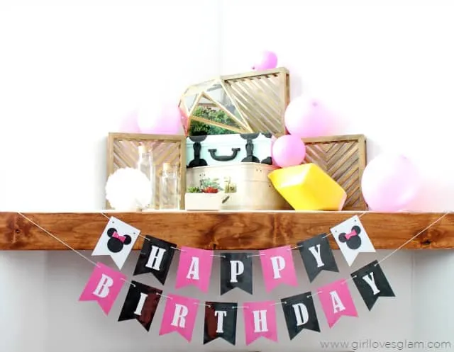 Minnie Mouse Birthday Banner on www.girllovesglam.com