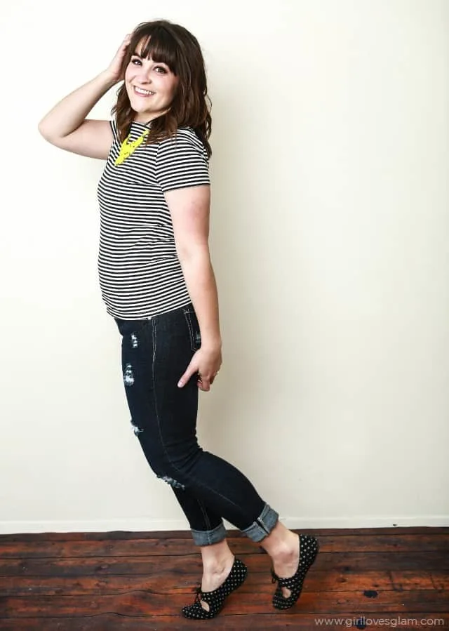 Easy Outfit for Busy Moms on www.girllovesglam.com