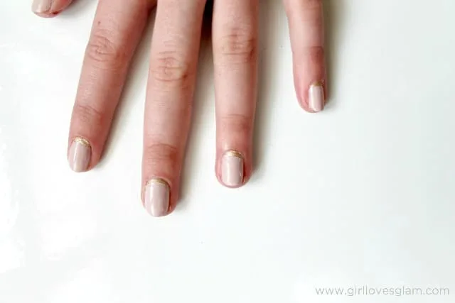 Spring Manicure on www.girllovesglam.com