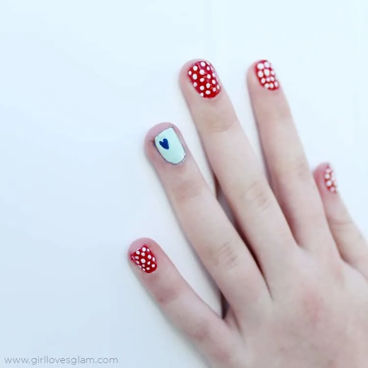 Retro Patriotic Nail Art on www.girllovesglam.com