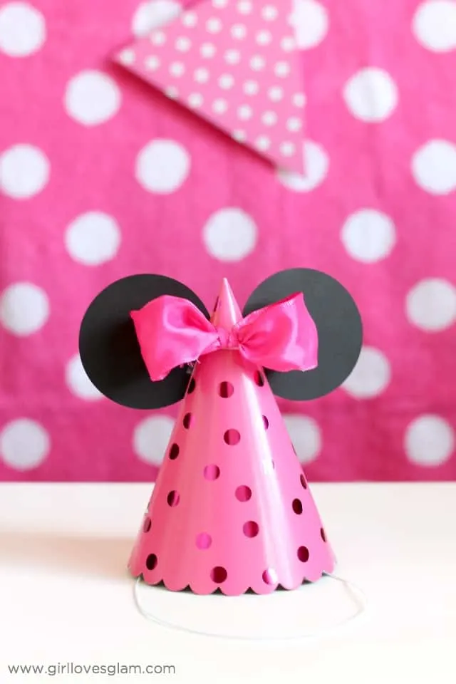 Minnie Mouse Party Hats on www.girllovesglam.com