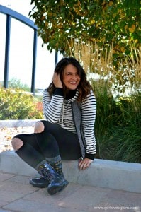 Fun Casual Fall Outfit on www.girllovesglam.com