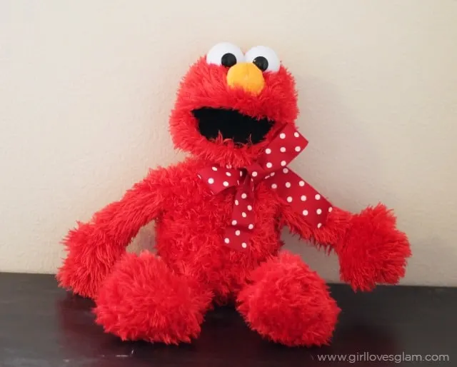 Elmo Gift on www.girllovesglam.com