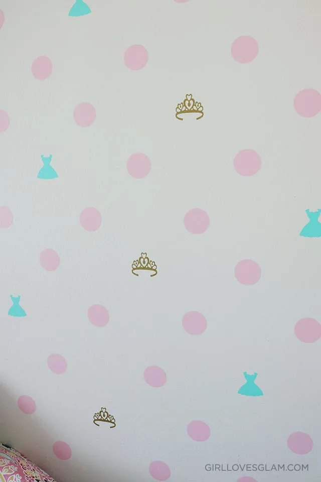 Vinyl Polka Dot wall with added details on www.girllovesglam.com