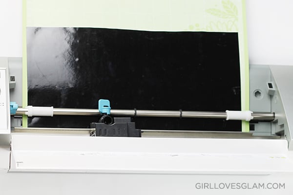 Cutting out Vinyl with Silhouette Cameo on www.girllovesglam.com