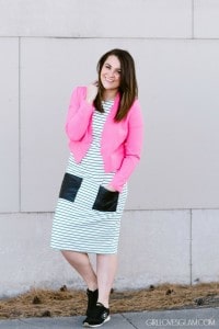 How to wear a dress with sneakers on www.girllovesglam.com