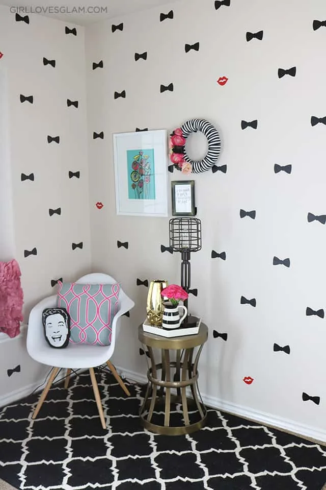 Office Reveal Inspired by Kate Spade Bow Print on www.girllovesglam.com