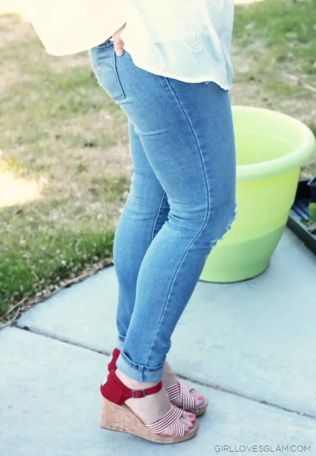 Skinny Jeans on www.girllovesglam.com