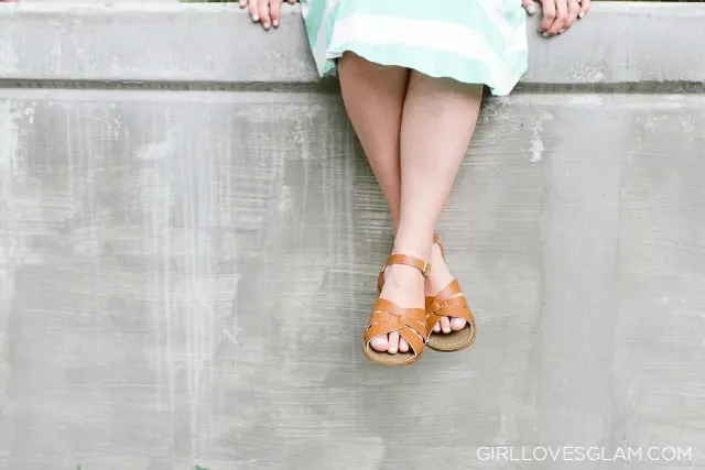 Saltwater Sandals on www.girllovesglam.com