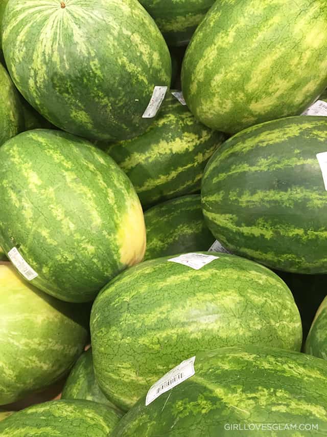 Choosing the Perfect Watermelon on www.girllovesglam.com