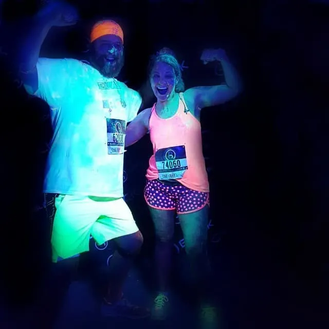 Glow in the Dark Run on www.girllovesglam.com