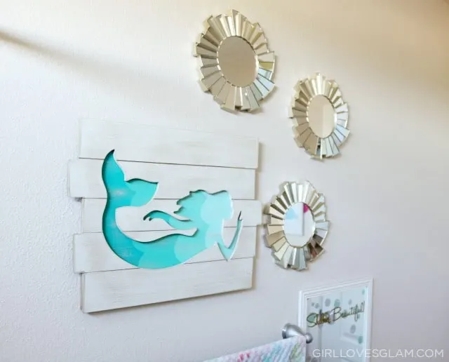 Mermaid Bathroom Decor on www.girllovesglam.com