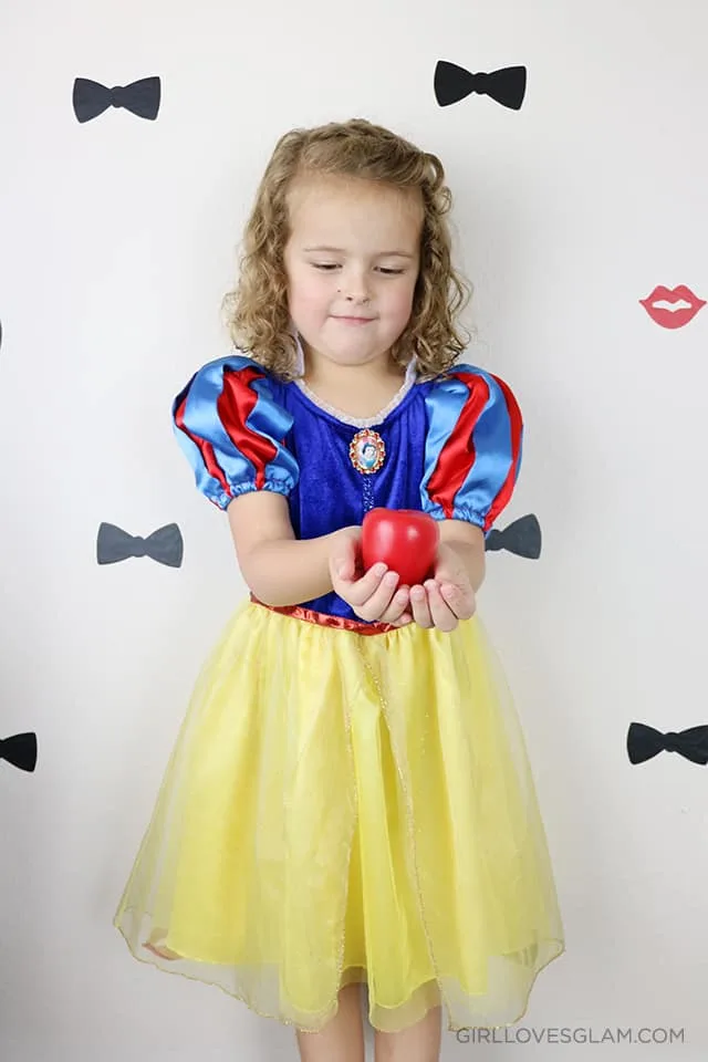 snow-white-apple-di-inexpensive-halloween-costumes