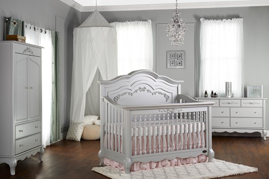 Aurora Princess Crib on www.girllovesglam.com