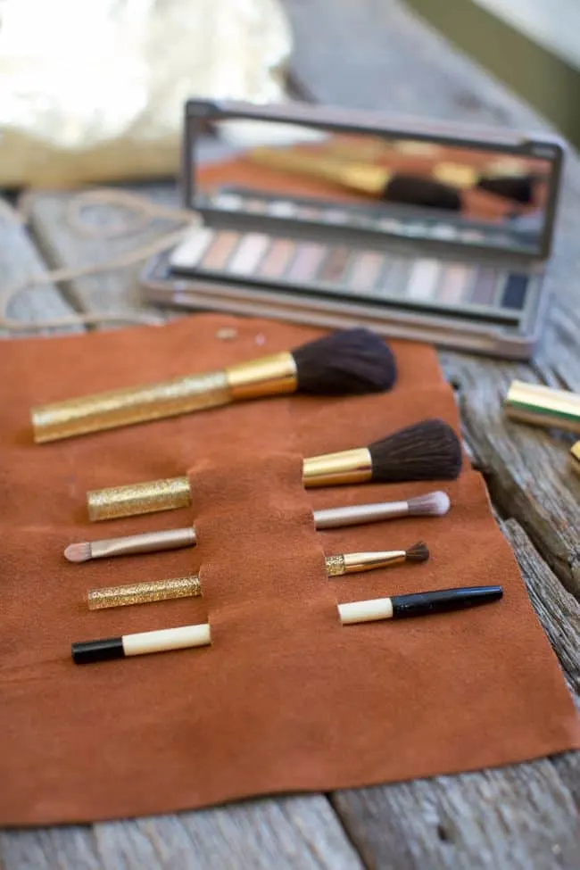 DIY Makeup Brush Travel Case on www.girllovesglam.com