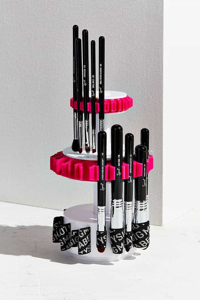 Makeup Brush Dryer Rack on www.girllovesglam.com