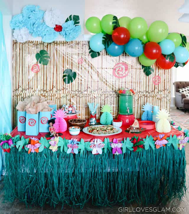 https://www.girllovesglam.com/wp-content/uploads/2017/02/Moana-Birthday-Party-2.jpg