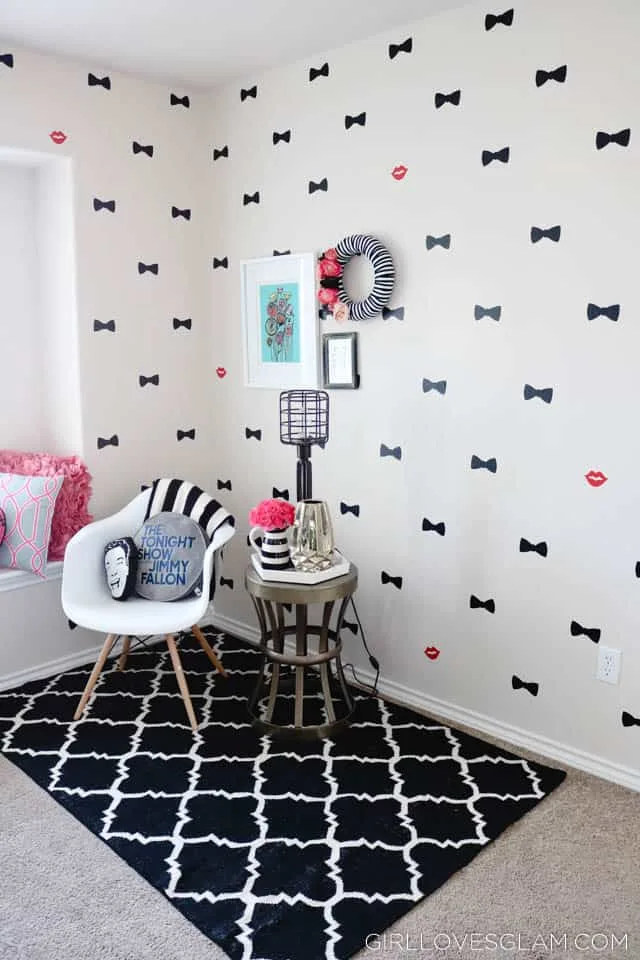 Kate Spade inspired Bow Office on www.girllovesglam.com