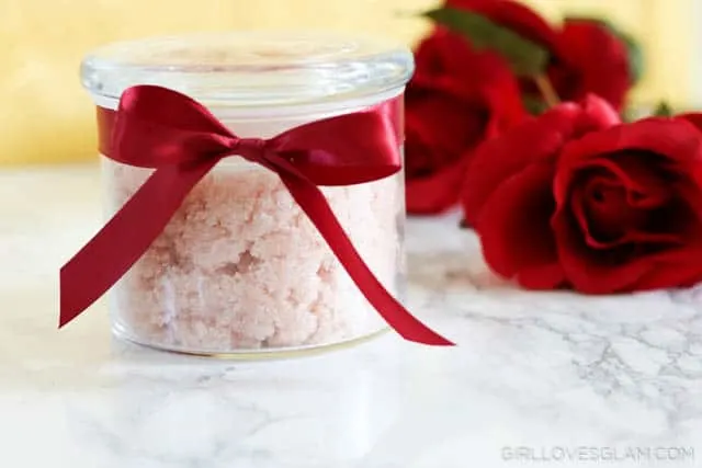 Salt Scrub Recipe on www.girllovesglam.com