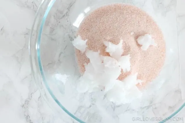 How to make salt scrub on www.girllovesglam.com