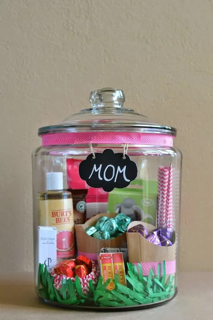 Mother's Day Gift In a Jar Gift Idea