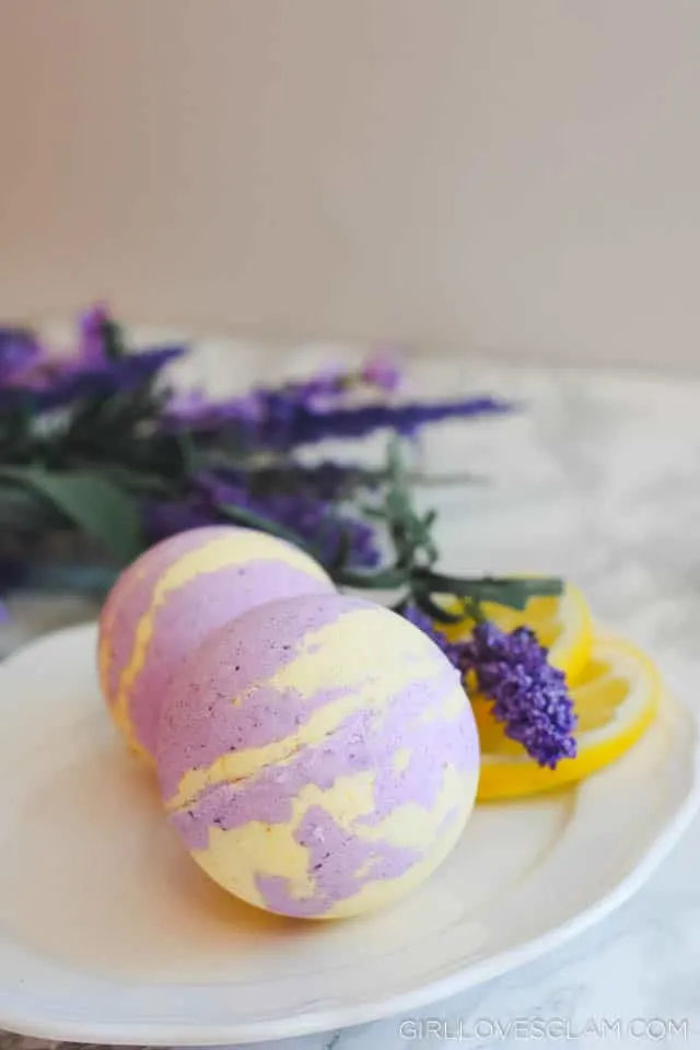 How to make lavender and lemon bath bombs on www.girllovesglam.com