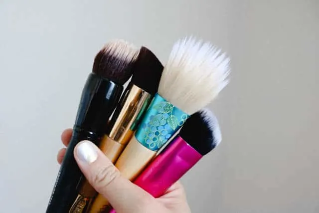 How to Clean Makeup Brushes on www.girllovesglam.com
