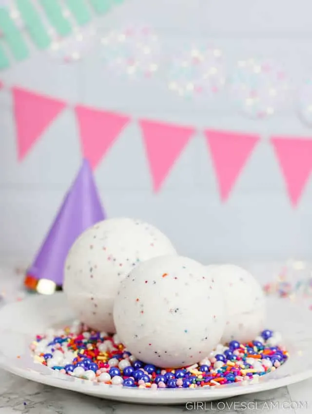 Cake Batter Bath Bombs on www.girllovesglam.com