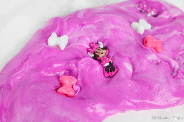 Minnie Mouse Slime Sensory Activity on www.girllovesglam.com