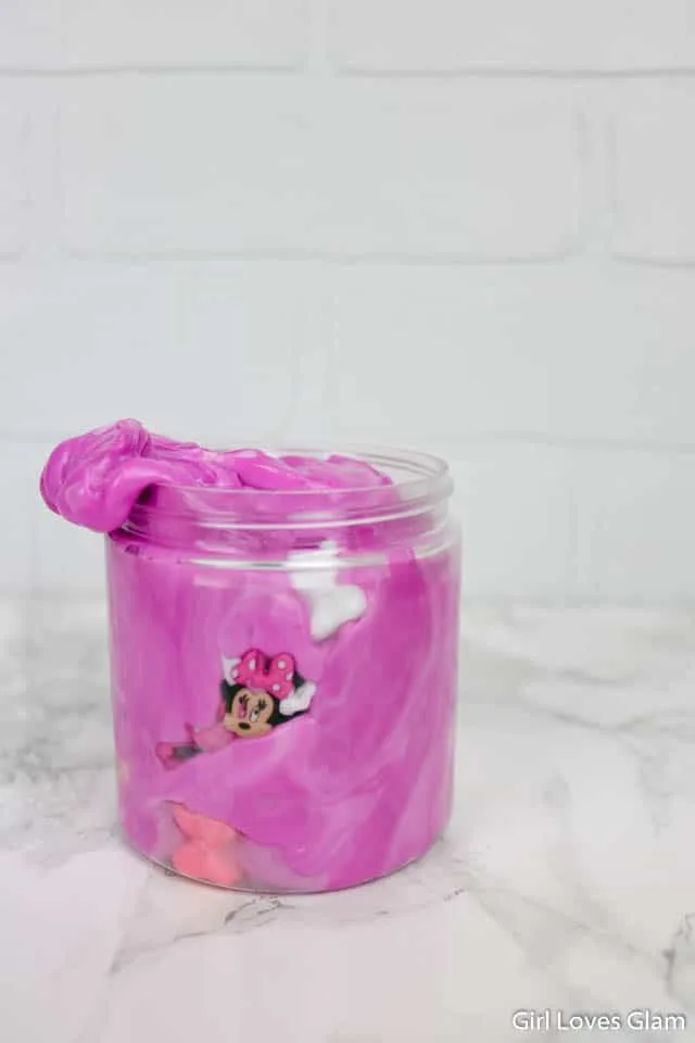 How to make Minnie Mouse slime on www.girllovesglam.com