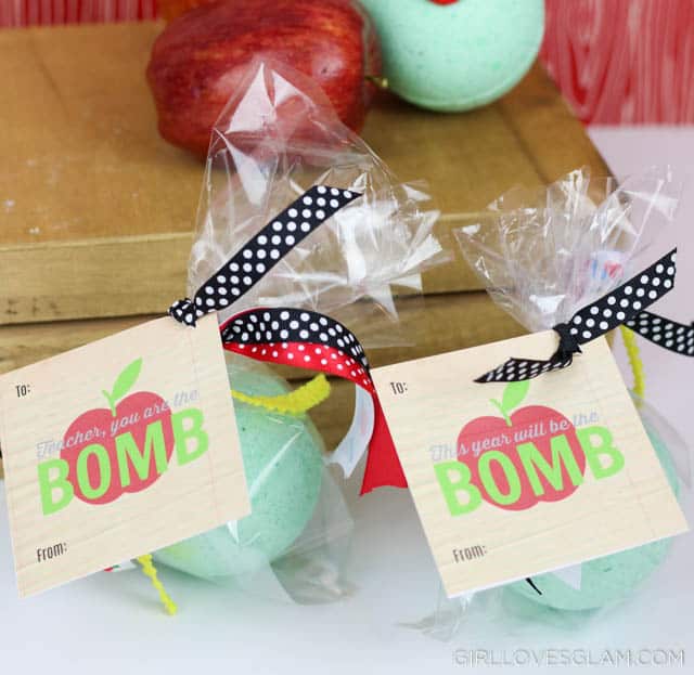 Caramel Apple Bath Bomb Teacher Gift Idea on www.girllovesglam.com #bathbomb #teacherappreciation