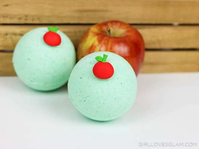 Caramel Apple Bath Bomb recipe