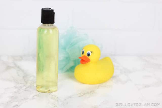 Bedtime Baby Bath Recipe on www.girllovesglam.com #natural #baby #bath