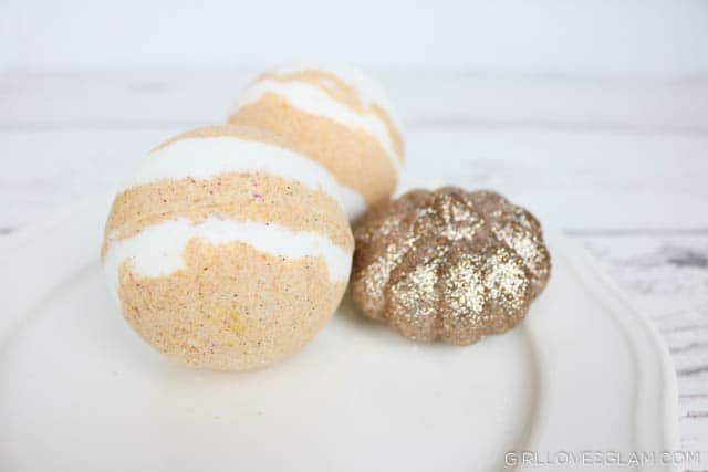 DIY Bath Bomb Recipe on www.girllovesglam.com