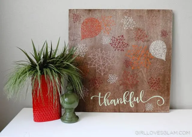 Thanksgiving decor on www.girllovesglam.com