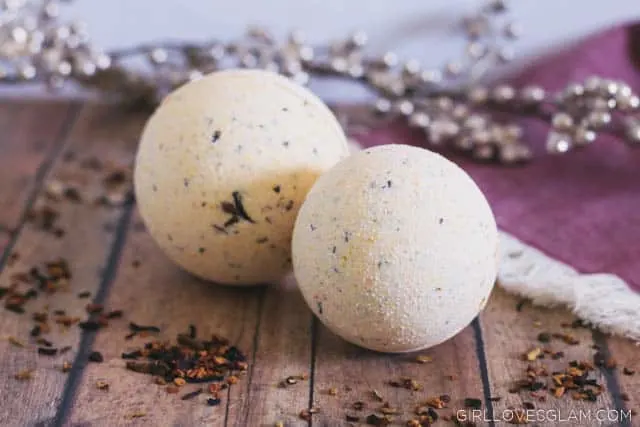 Hot Wassail Bath Bomb Recipe on www.girllovesglam.com