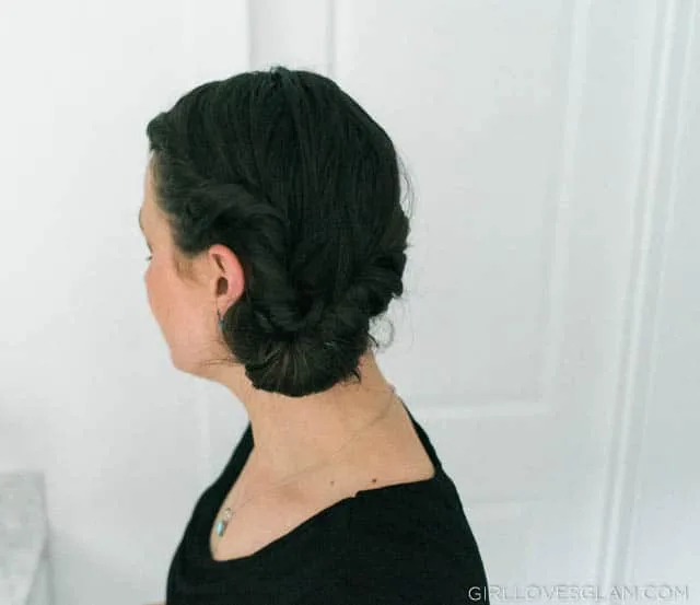The twist-knot bun is about to be our go-to hairstyle (and it's SO easy to  do) | Vogue India